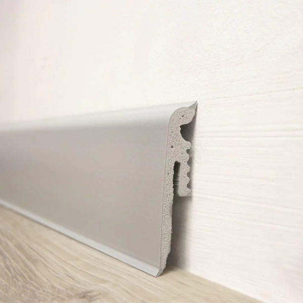 Arbiton VIGO 60 Flexibele PVC plint – Donkergrijs 03 (RAL 7042) – 60x15mm – 220cm