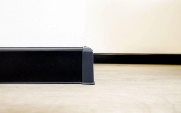 Arbiton VIGO 60 Flexibele PVC plint – Antraciet (RAL 7024) – 60x15mm – 220cm