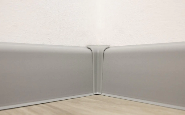 Arbiton VIGO 60 Plint binnenhoek – Donkergrijs (2 stuks)