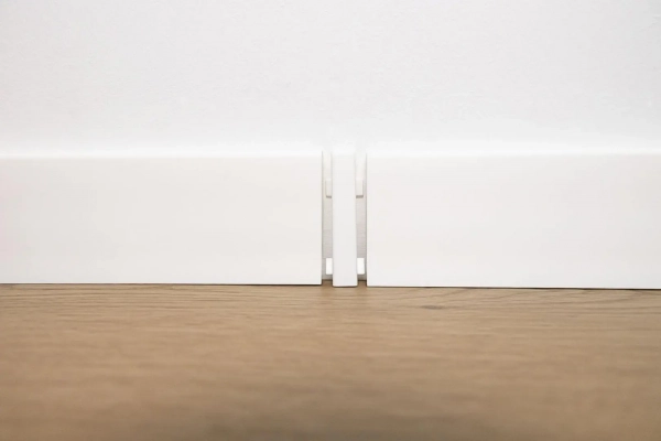 Arbiton STIQ+ Plint verbindingsstuk – Wit (2 stuks)