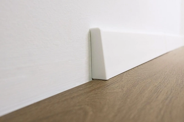 Arbiton STIQ+ Plint eindstuk – Wit (2 stuks)