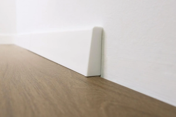 Arbiton STIQ+ Plint eindstuk – Wit (2 stuks)