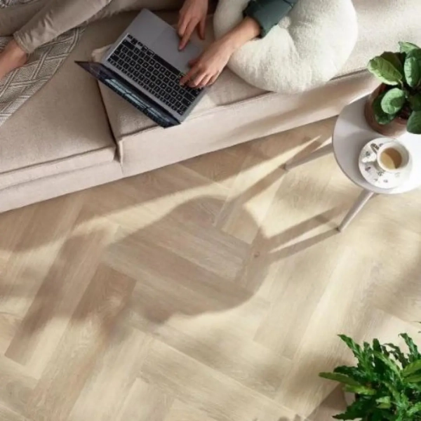 Arbiton Amaron Herringbone Dryback Eiken Dearwood – Visgraat plak PVC