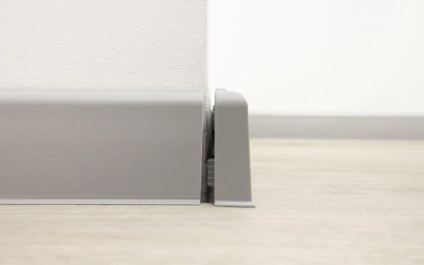 Arbiton VIGO 60 Plint buitenhoek – Donkergrijs (2 stuks)