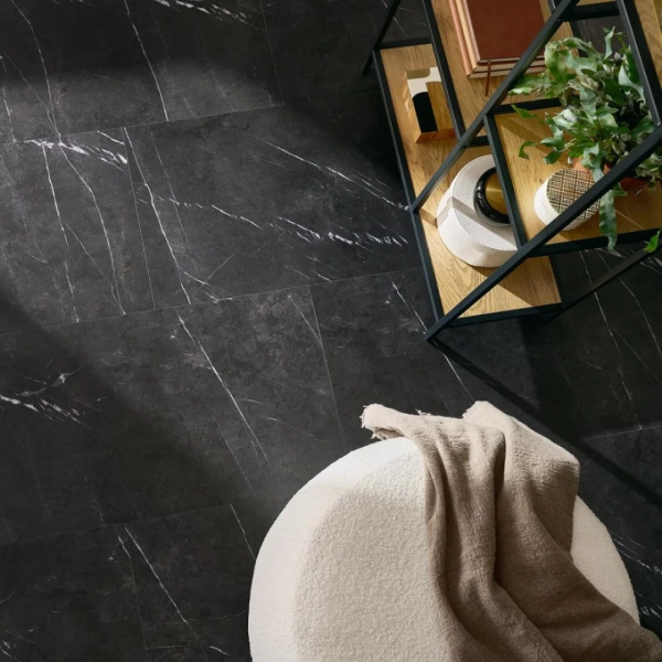 Afirmax BiClick XXL Stone Black Carrara – Vinyl tegel – 91,4 x 45,7 cm – Klik PVC